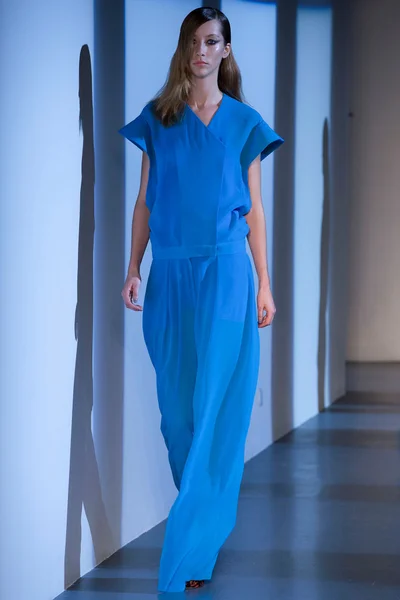Look 12